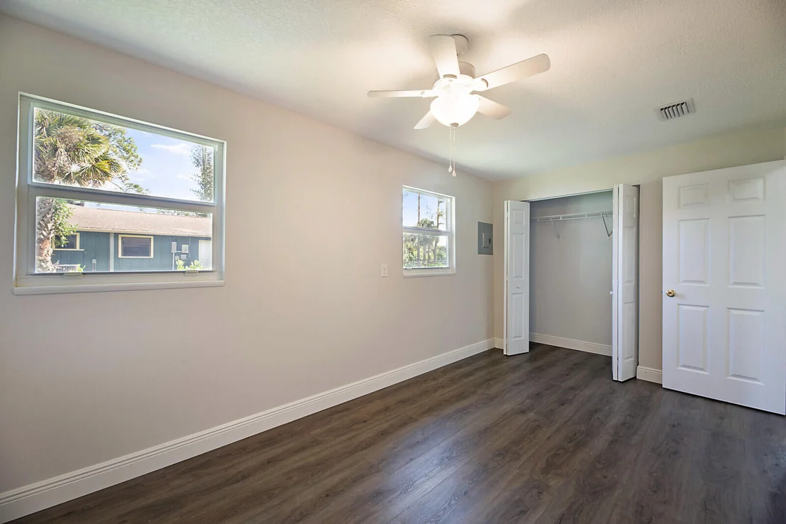 Photo of 13579 Farley Road