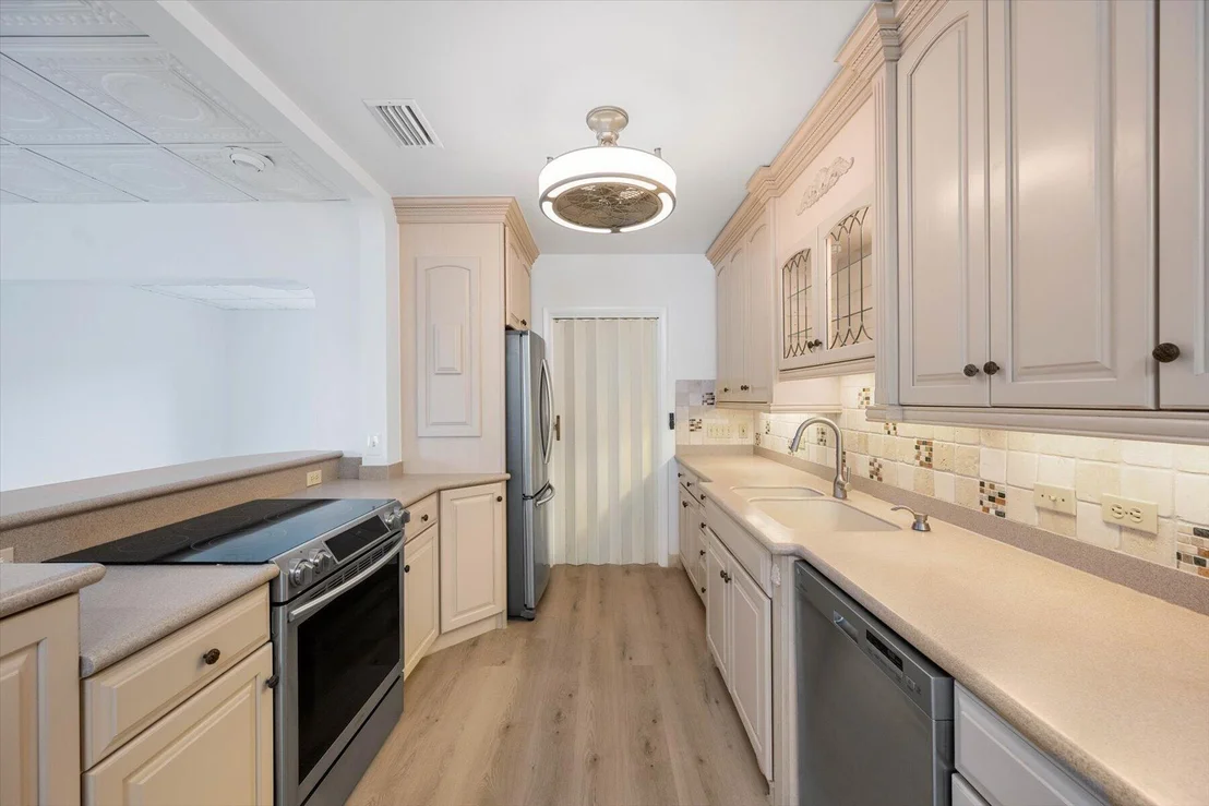 Photo of 390 Neptune Road