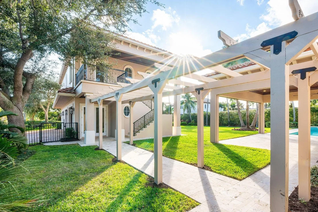 Photo of 384 Royal Palm Way