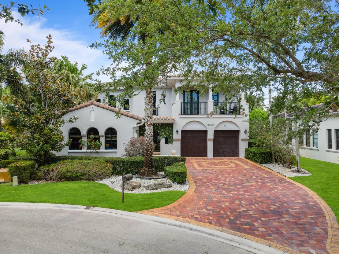 Photo of 9521 Eden Manor