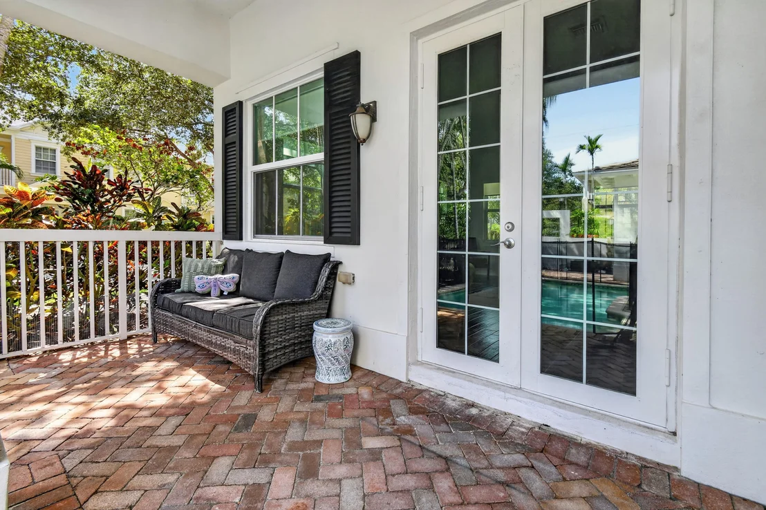 Photo of 137 INKBERRY Drive