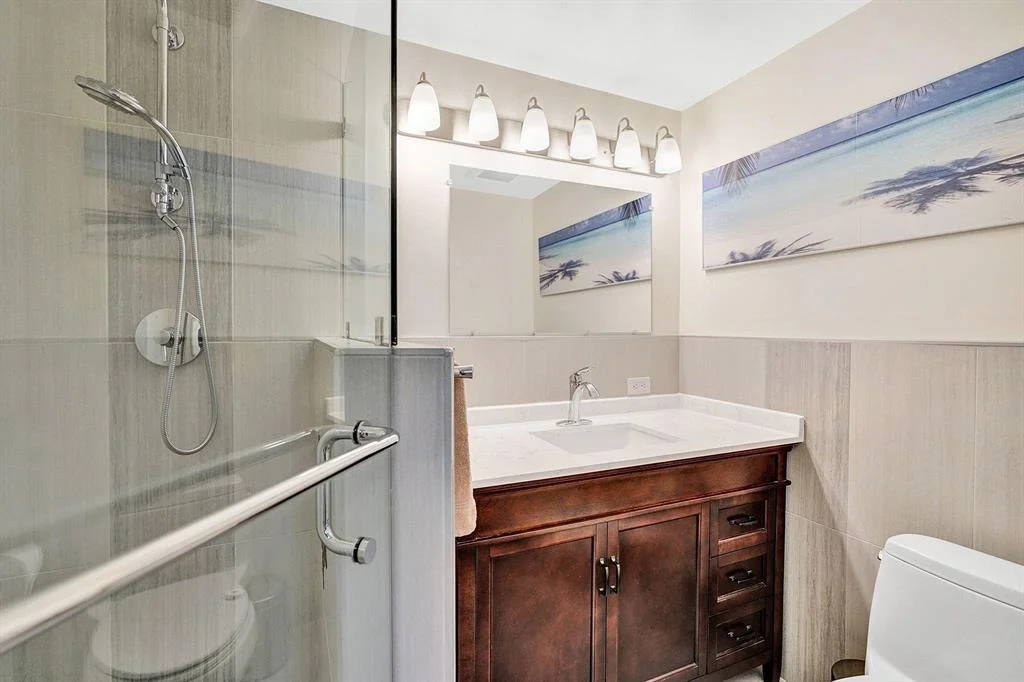 Photo of 371 SE 5th Avenue