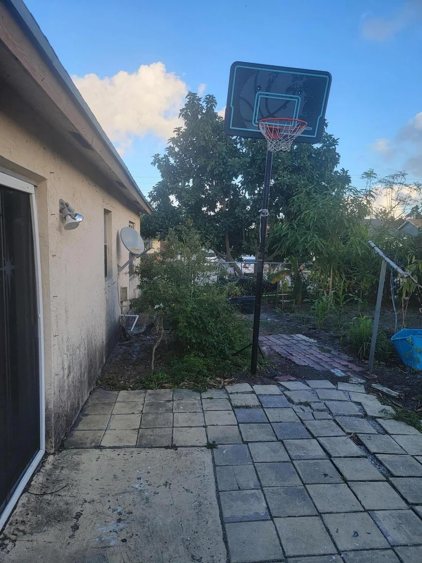 Photo of 6146 Moonbeam Drive