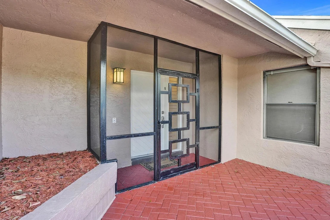 Photo of 10976 Lake Front Place