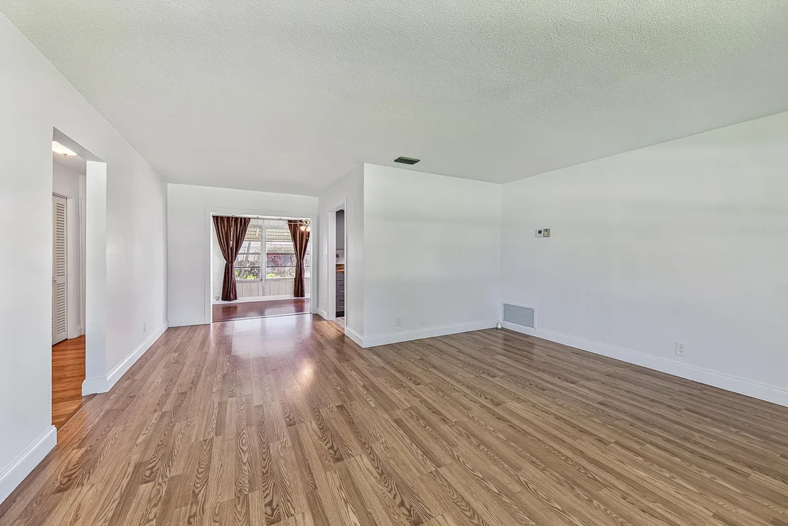Photo of 2521 N Cypress Road