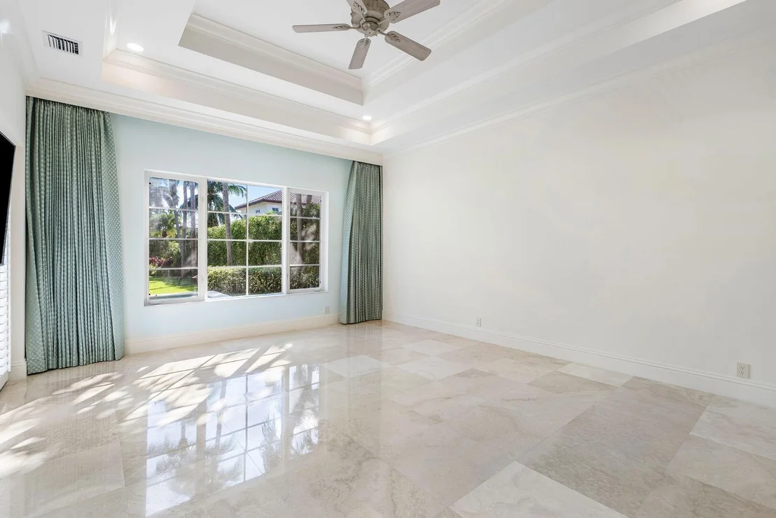 Photo of 384 Royal Palm Way