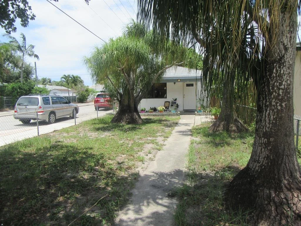 Photo of 332 N E Street