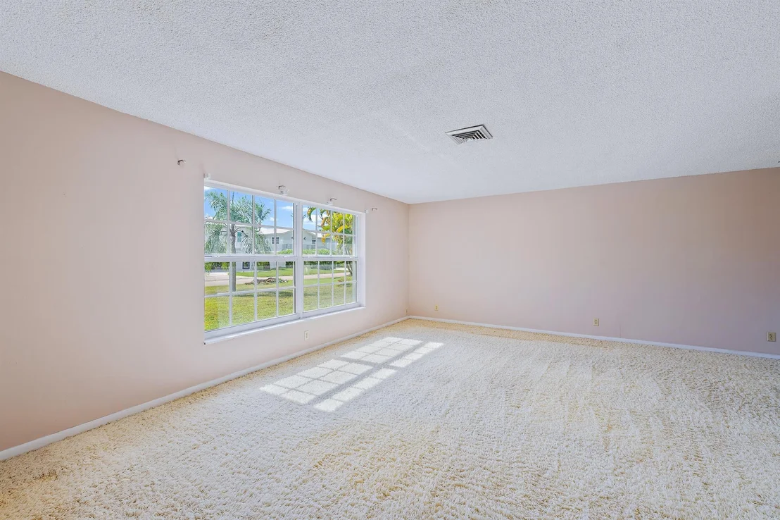 Photo of 19359 Gulfstream Drive