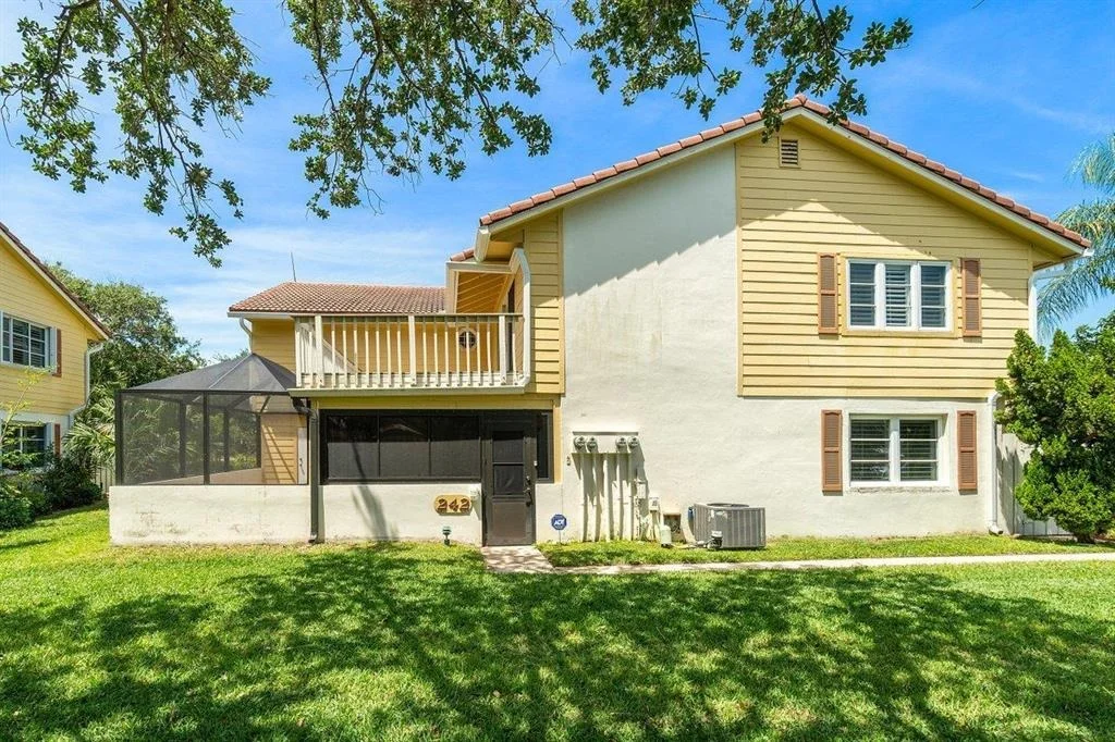 Photo of 242 Seabreeze Circle
