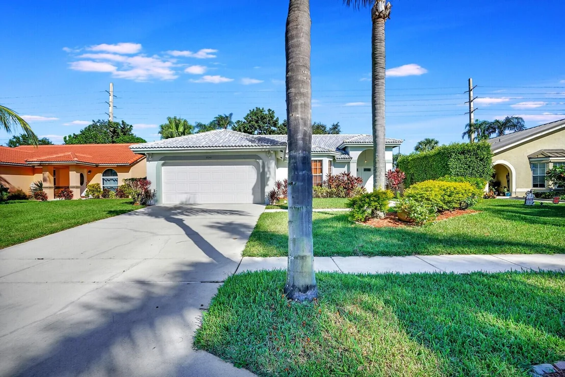 Photo of 5041 Rosen Boulevard