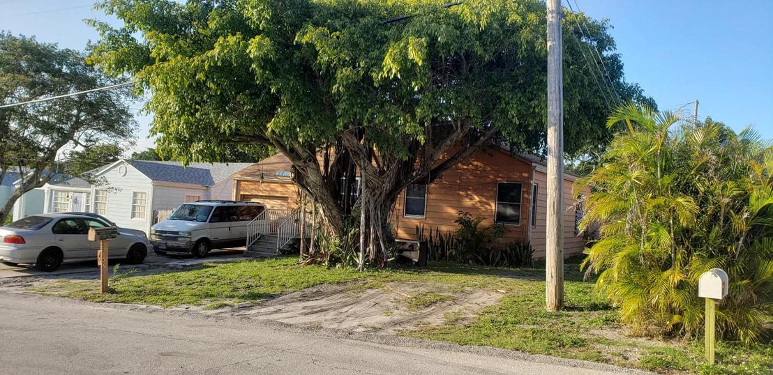 Photo of 807 Hampton Road S