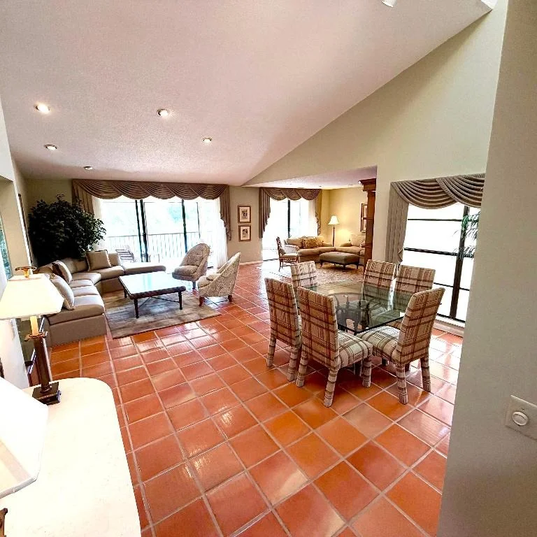 Photo of Unit D at 22 Eastgate Drive