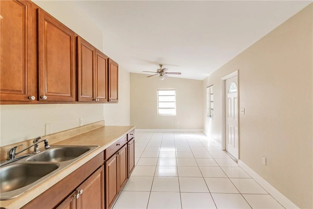Photo of 700 NE 4th Avenue