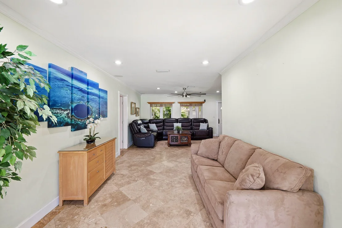 Photo of 390 SE 12th Avenue