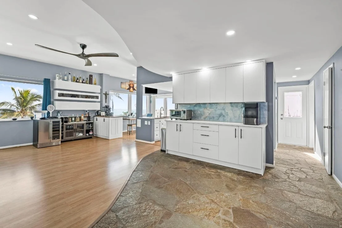 Photo of 2201 N Surf Road
