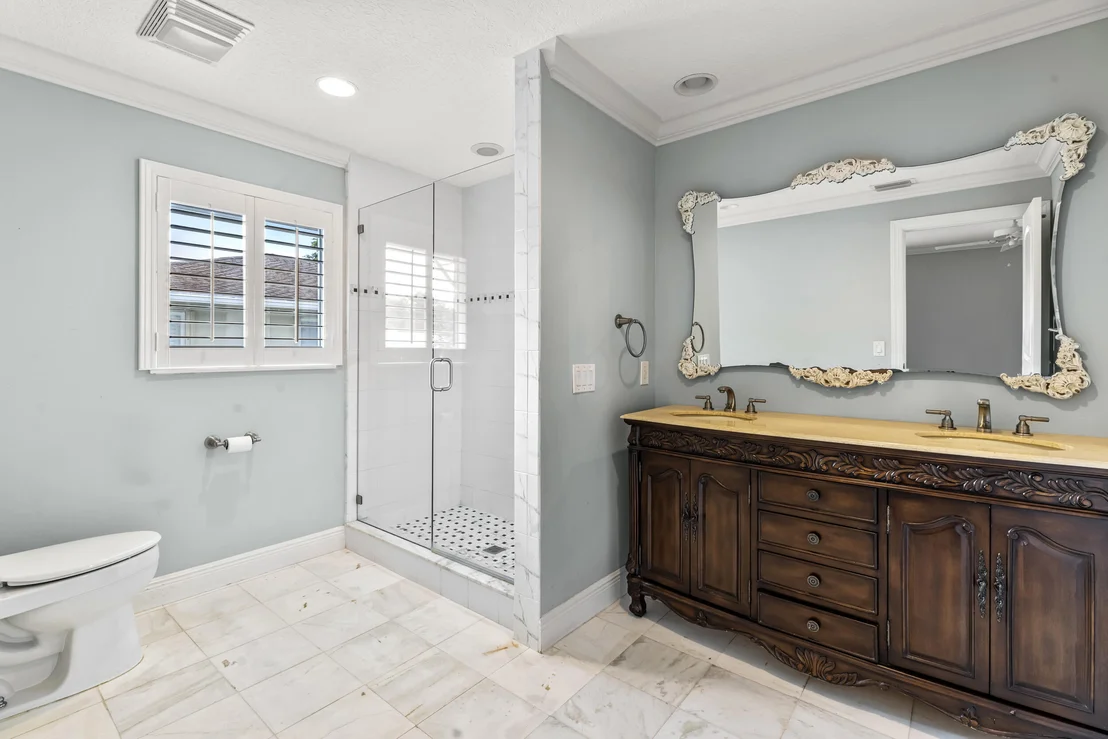 Photo of 3210 Lakeview Drive