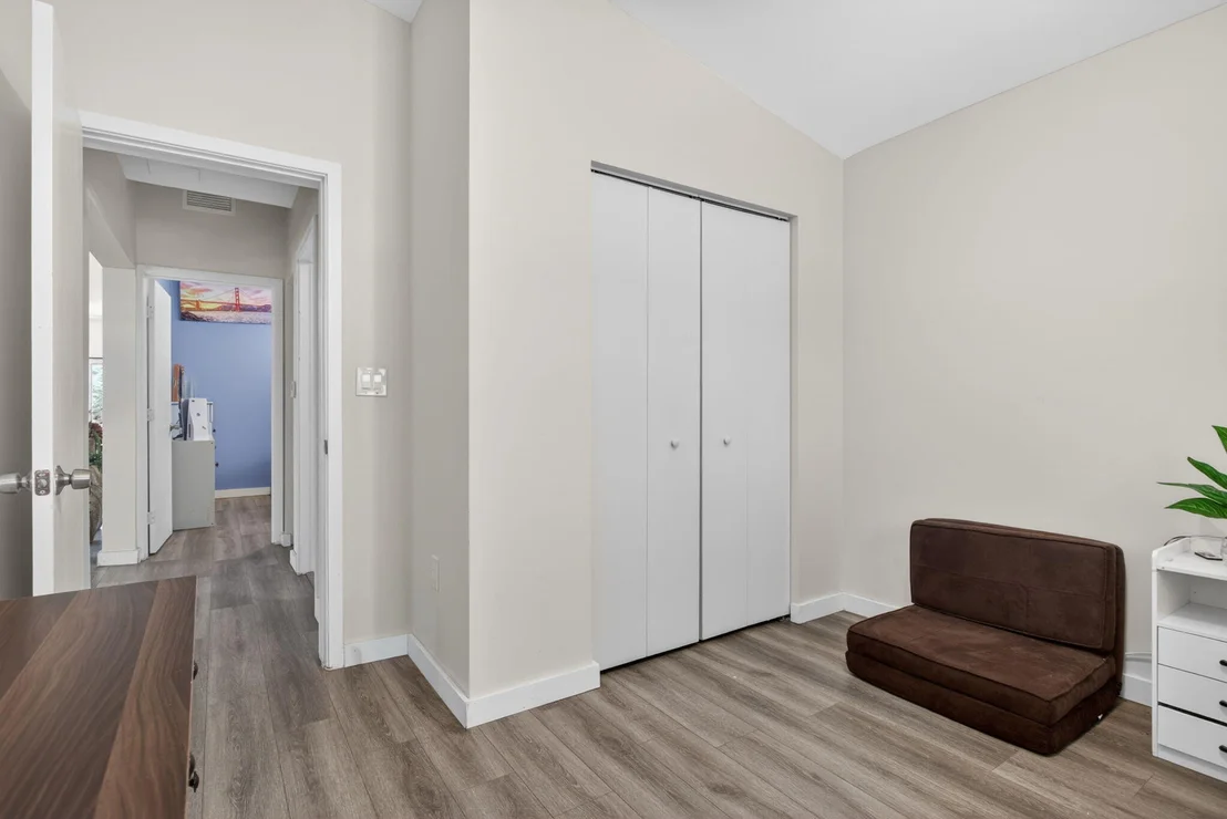Photo of 700 NW 17th Terrace
