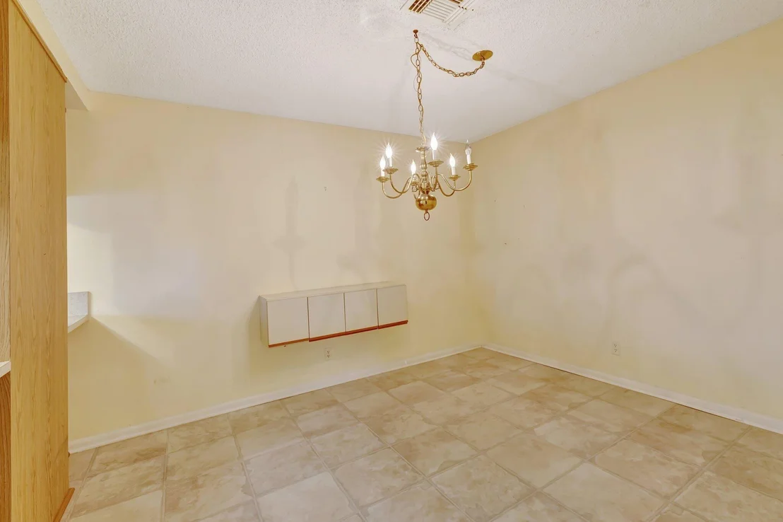 Photo of Unit TH128 at 950 S Kanner Highway