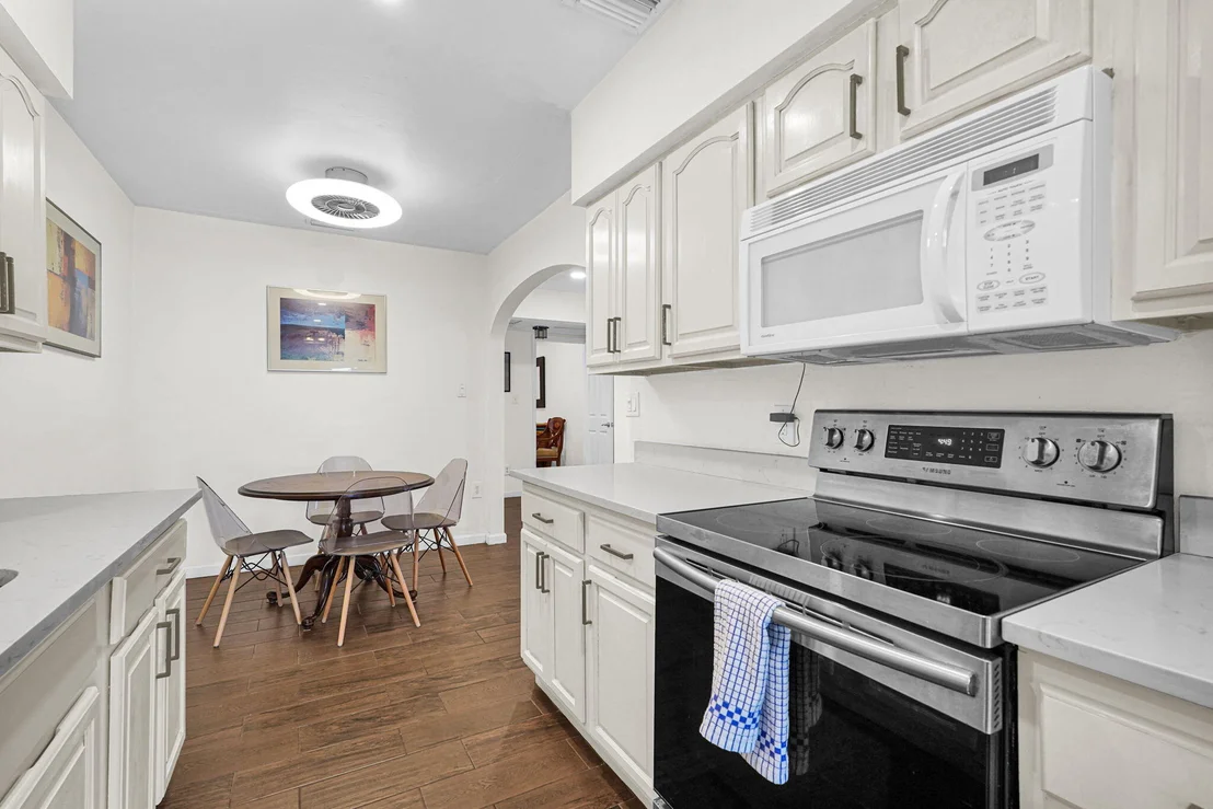 Photo of 300 S Riverside Drive