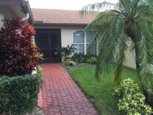 Photo of 4870 Acorn Drive
