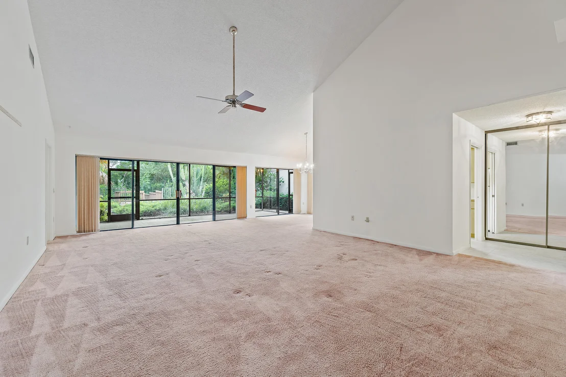 Photo of 348 River Edge Road