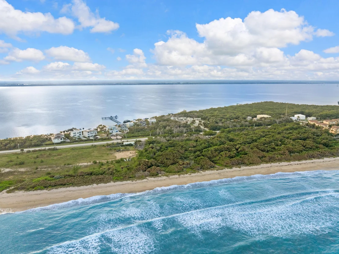 Photo of 7671 Pelican Pointe Drive