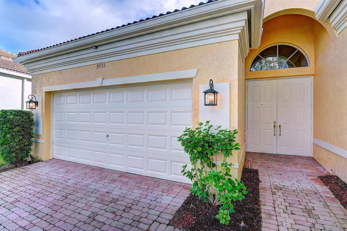 Photo of 7035 W Demedici Circle