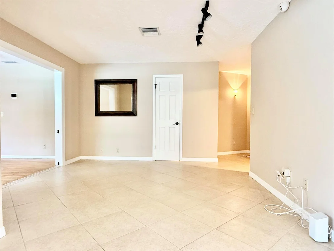 Photo of 17827 126 Terrace N