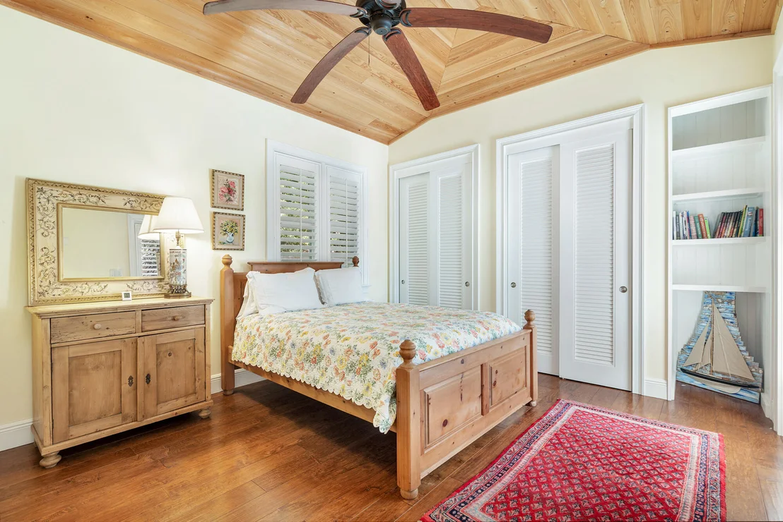 Photo of 115 ALPINE Road