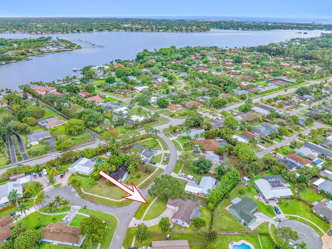Photo of 707 Greenwood Drive