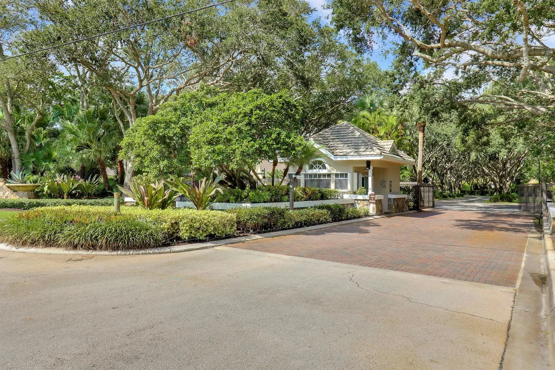 Photo of 18290 SE Ridgeview Drive