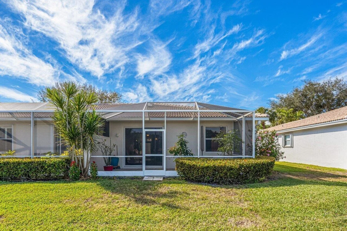 Photo of 9648 Crescent View Drive N