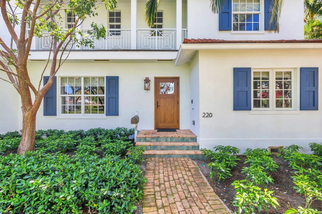 Photo of 220 Dyer Road