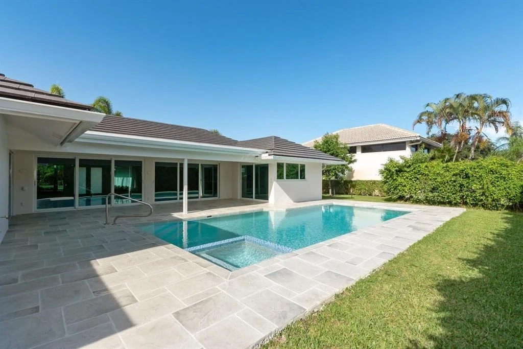 Photo of 3936 Live Oak Boulevard N