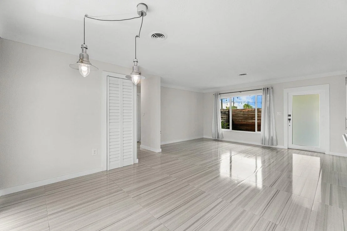 Photo of 1446 Hillcrest Drive
