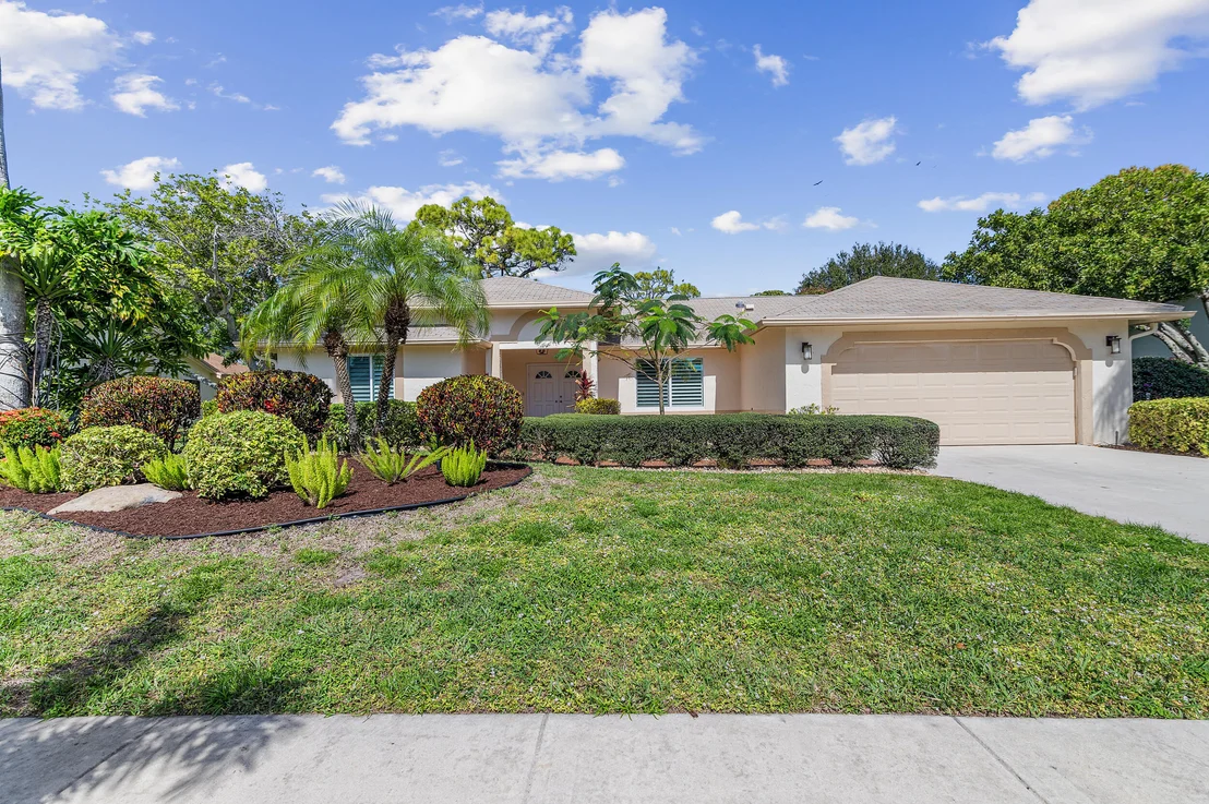Photo of 2685 Riviera Drive