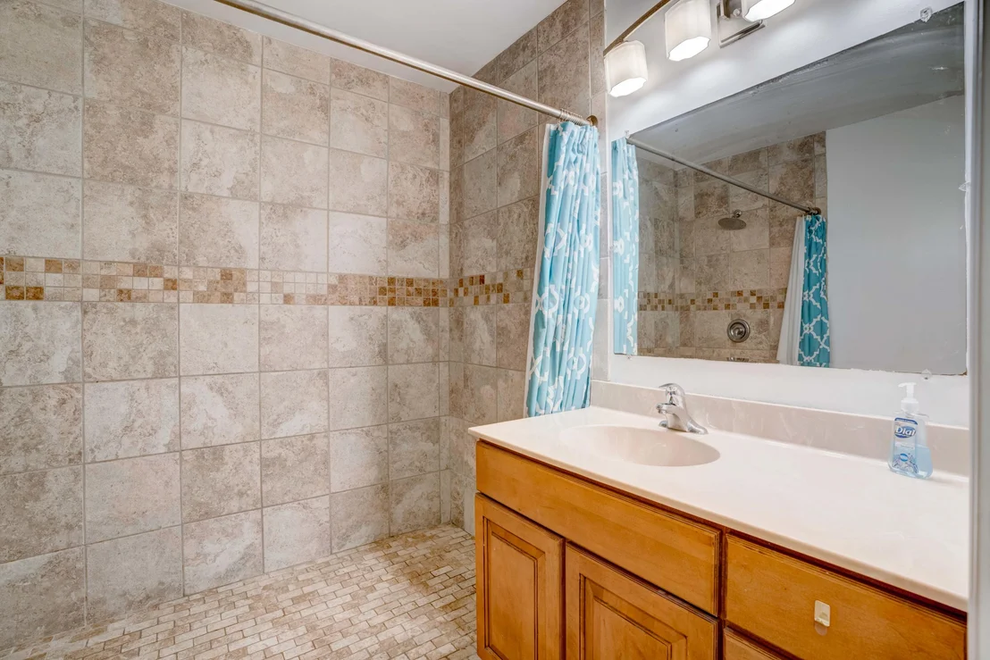Photo of 700 Juniper Drive