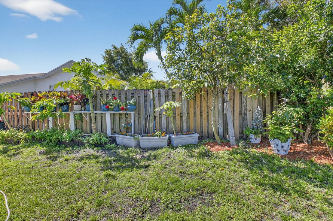 Photo of 19131 Fairlawn Way