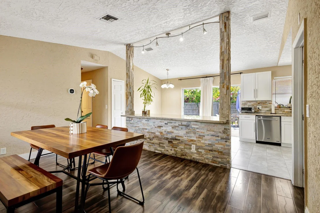 Photo of 2543 Dolphin Drive