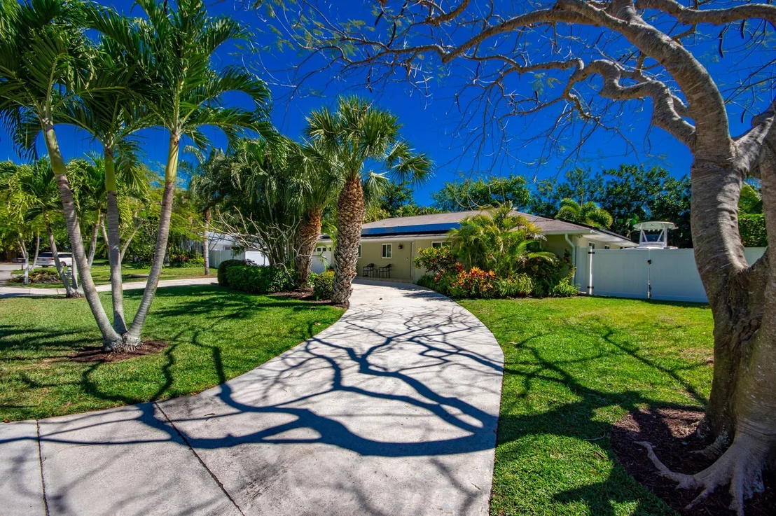 Photo of 5116 Laird Lane