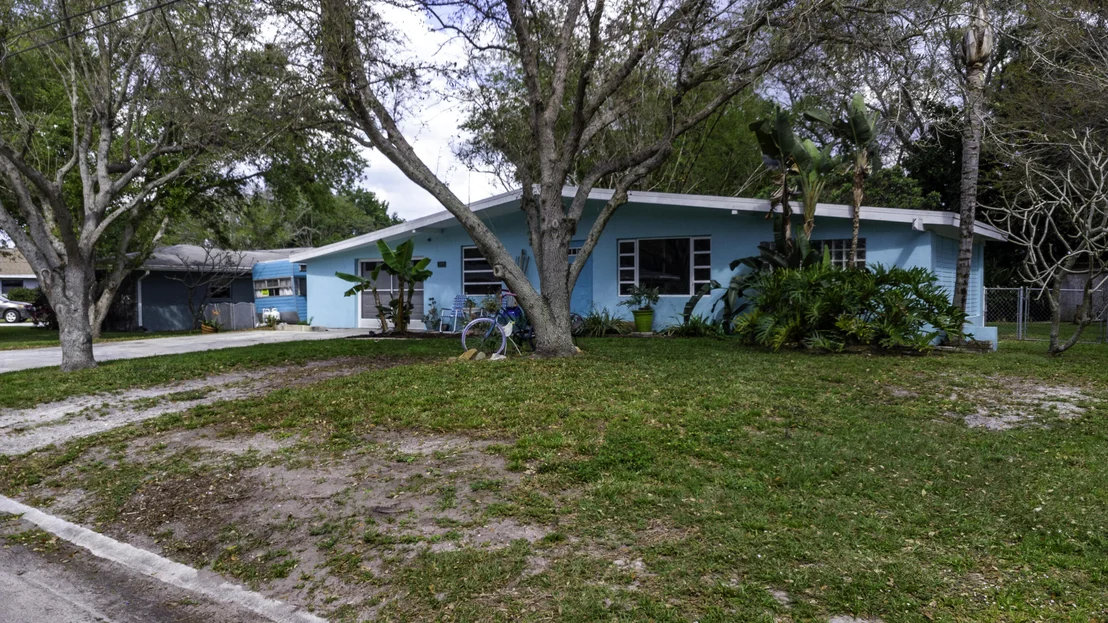 Photo of 3030 Summit Street