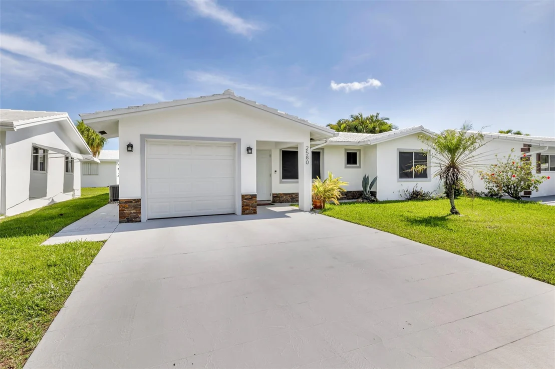 Photo of 2580 NW 2nd Drive