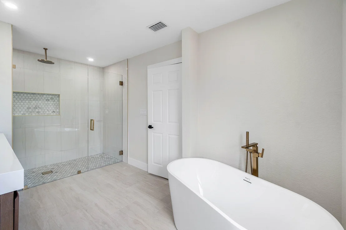 Photo of 4879 LINCOLN Road