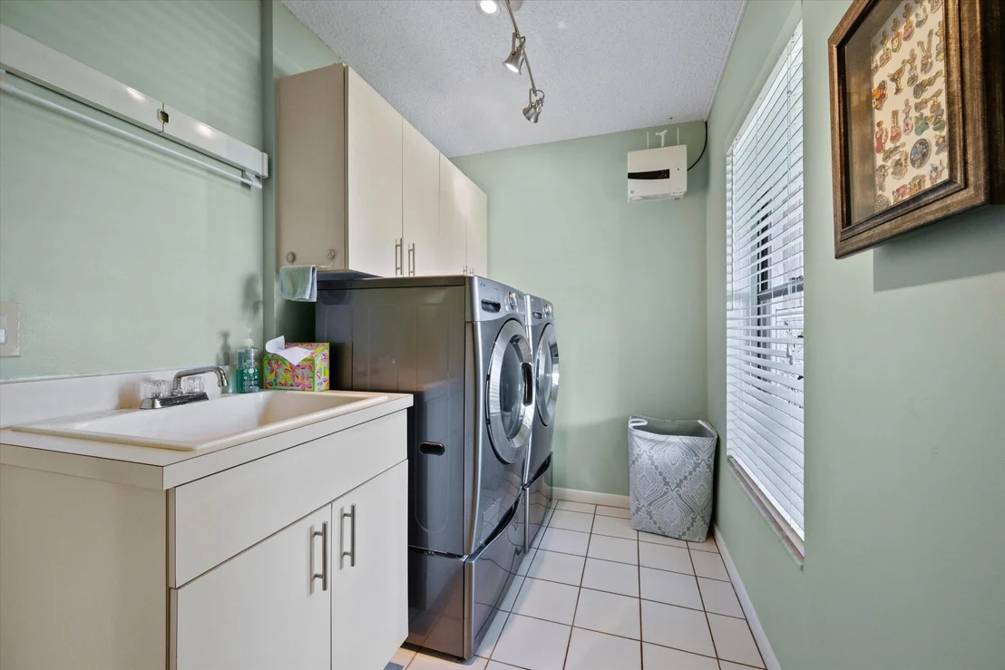 Photo of 657 Juniper Place