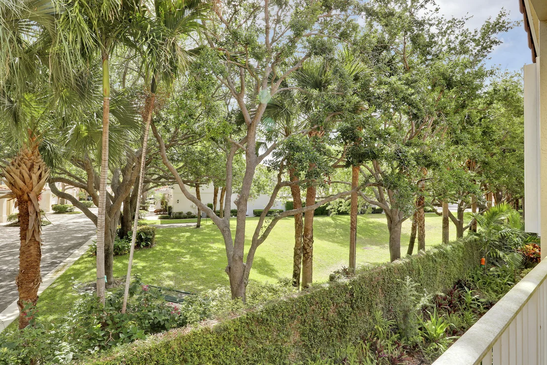Photo of Unit H at 104 Lighthouse Circle