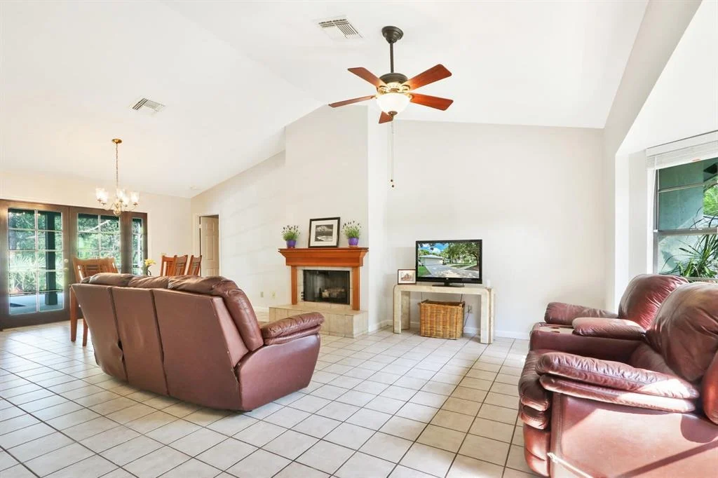 Photo of 18618 Lake Bend Drive