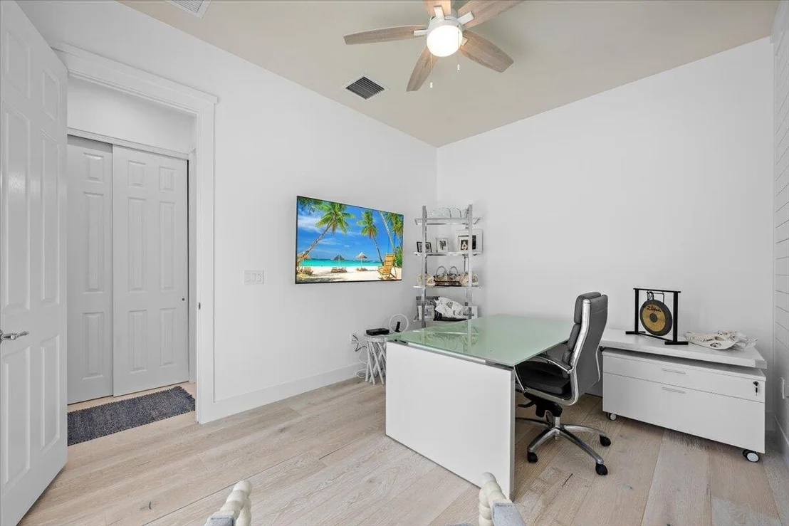 Photo of 1162 Tropical Drive