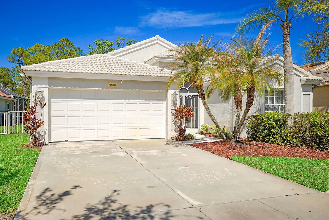 Photo of 7008 SE Twin Oaks Circle