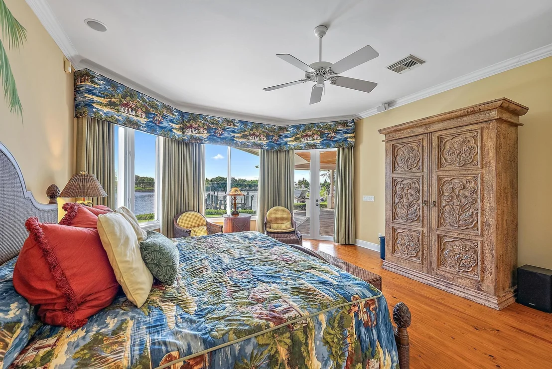 Photo of 4205 SE Centerboard Lane