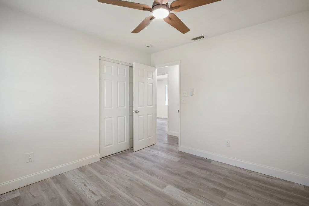 Photo of 911 SE Dolphin Drive